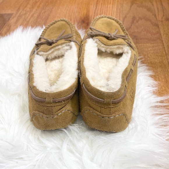 Ugg Australia Dakota Moccasin Slippers Chestnut Color Size 4 Kids - Picture 5 of 14